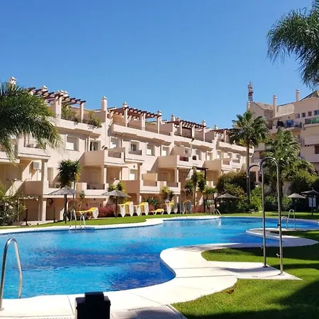 Luxurious 3 Bedroom Penthouse - Duquesa Fairways Апартаменты *
