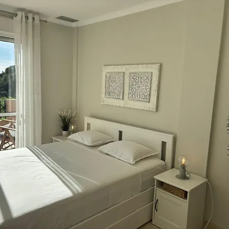Apartment Luxurious 3 Bedroom Penthouse - Duquesa Fairways *