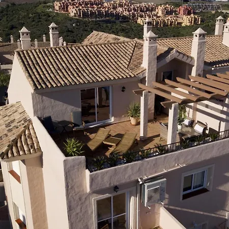 Luxurious 3 Bedroom Penthouse - Duquesa Fairways *